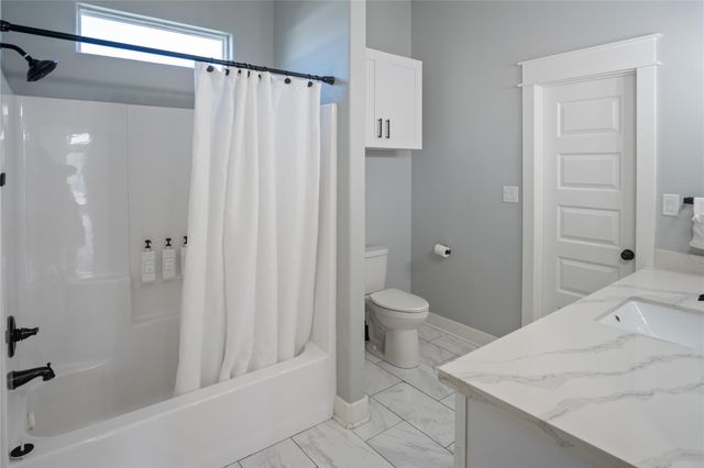 962 Meynig Drive, Crystal Beach, TX 77650