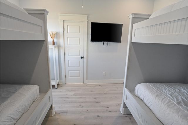 962 Meynig Drive, Crystal Beach, TX 77650