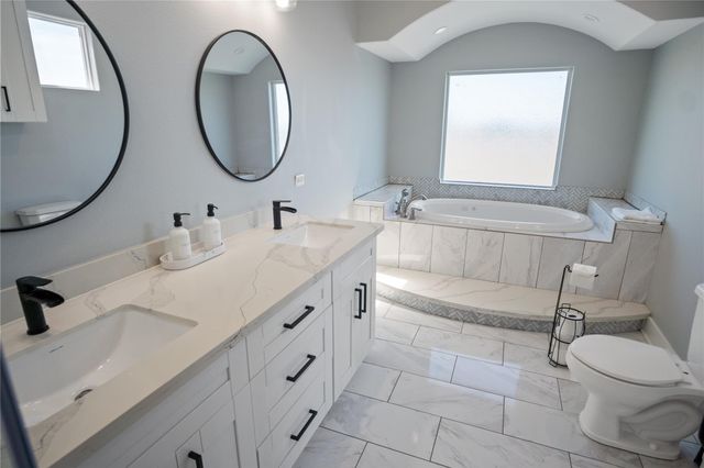 962 Meynig Drive, Crystal Beach, TX 77650