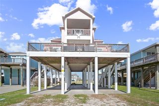 962 Meynig Drive, Crystal Beach, TX 77650