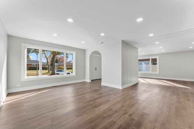 634 N Kenilworth Avenue, Elmhurst, IL 60126