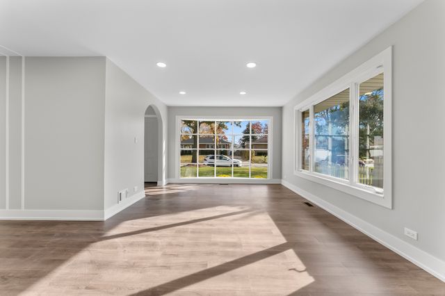 634 N Kenilworth Avenue, Elmhurst, IL 60126