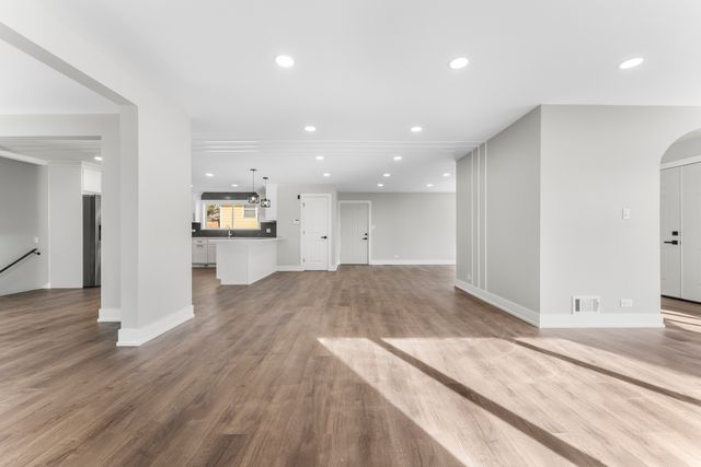 634 N Kenilworth Avenue, Elmhurst, IL 60126