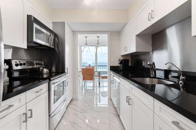 5550 N Ocean Drive 5c, Singer Island, FL 33404