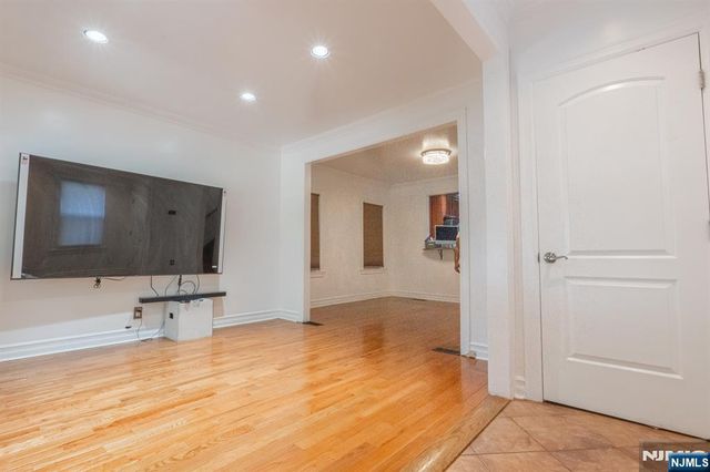 39 Summit Street, Ridgefield Park, NJ 07660