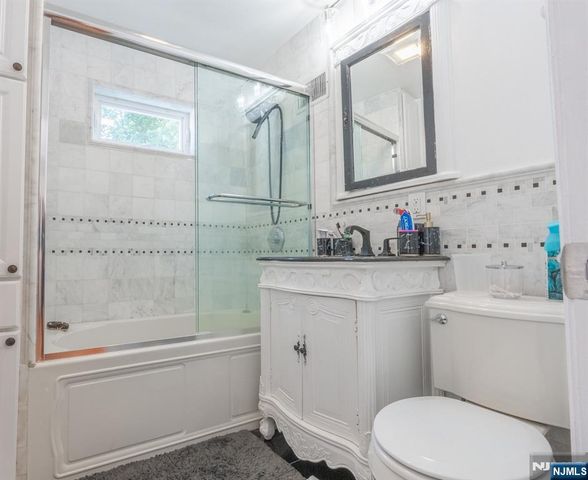 39 Summit Street, Ridgefield Park, NJ 07660