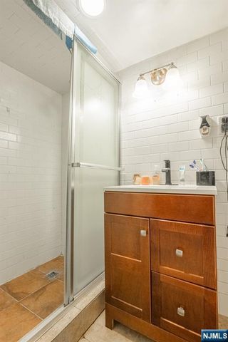 39 Summit Street, Ridgefield Park, NJ 07660