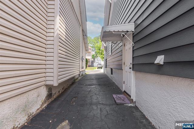 39 Summit Street, Ridgefield Park, NJ 07660