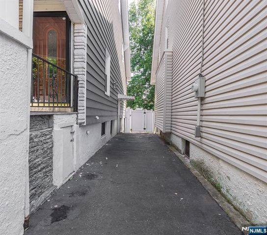 39 Summit Street, Ridgefield Park, NJ 07660