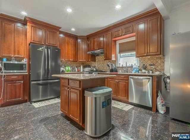 39 Summit Street, Ridgefield Park, NJ 07660