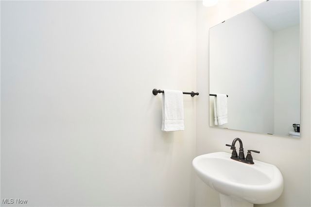 2865 Galway Drive, Brunswick Hills, OH 44212