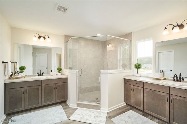 2865 Galway Drive, Brunswick Hills, OH 44212