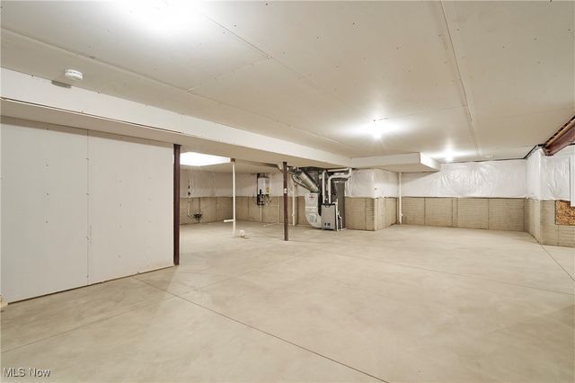 2865 Galway Drive, Brunswick Hills, OH 44212