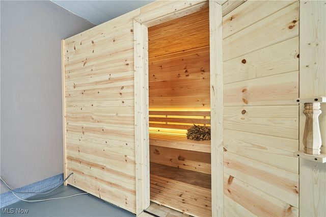 2865 Galway Drive, Brunswick Hills, OH 44212