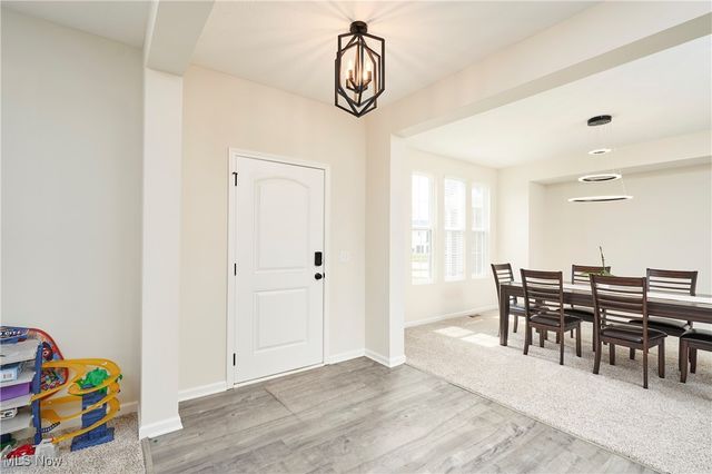 2865 Galway Drive, Brunswick Hills, OH 44212