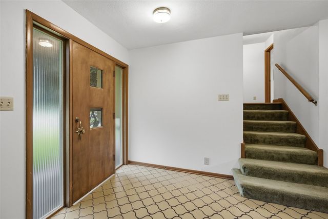 299 Red Fox Road SE, Cedar Rapids, IA 52403