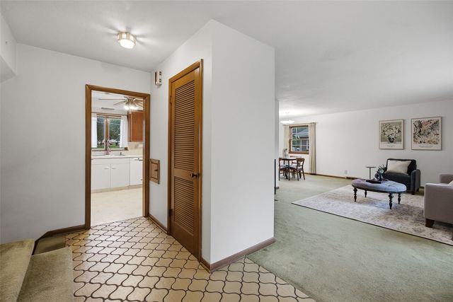 299 Red Fox Road SE, Cedar Rapids, IA 52403