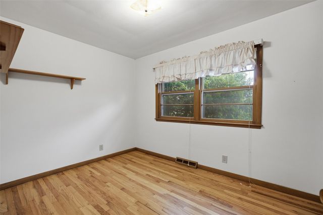 299 Red Fox Road SE, Cedar Rapids, IA 52403