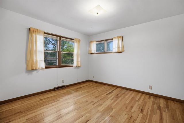 299 Red Fox Road SE, Cedar Rapids, IA 52403