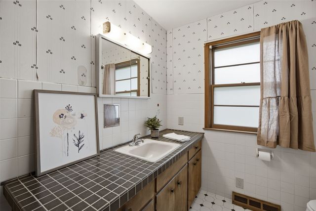 299 Red Fox Road SE, Cedar Rapids, IA 52403