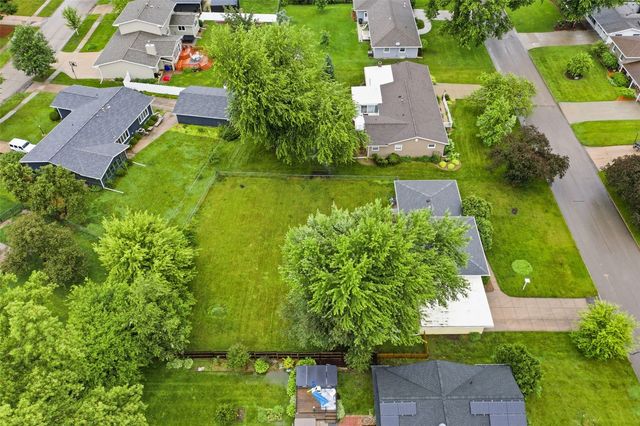 299 Red Fox Road SE, Cedar Rapids, IA 52403