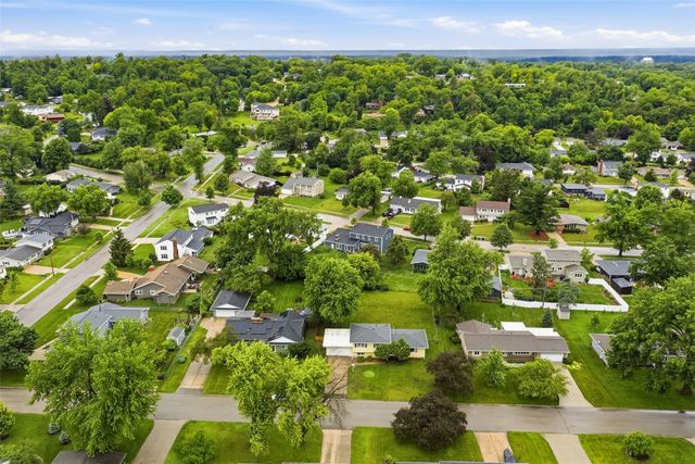 299 Red Fox Road SE, Cedar Rapids, IA 52403