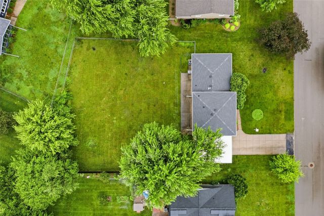 299 Red Fox Road SE, Cedar Rapids, IA 52403