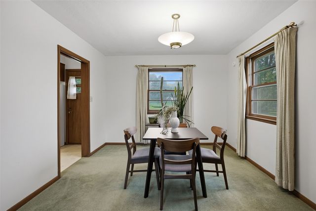 299 Red Fox Road SE, Cedar Rapids, IA 52403
