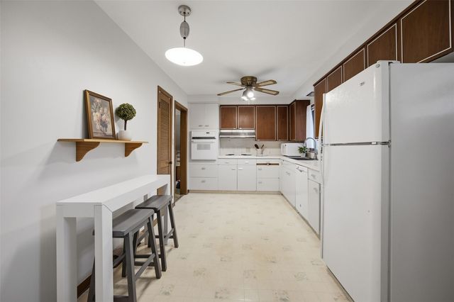 299 Red Fox Road SE, Cedar Rapids, IA 52403