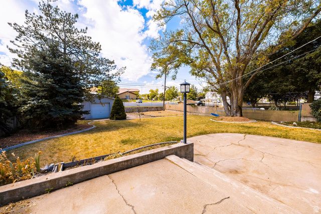 348 E 300 N, Centerville, UT 84014