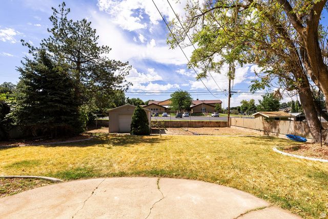 348 E 300 N, Centerville, UT 84014