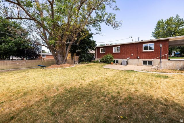 348 E 300 N, Centerville, UT 84014