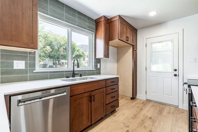 348 E 300 N, Centerville, UT 84014
