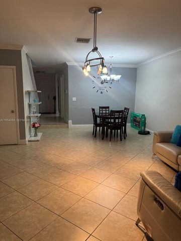 8370 SW 154th Avenue 9, Miami, FL 33193