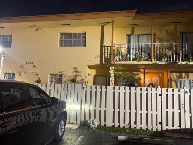 8370 SW 154th Avenue 9, Miami, FL 33193