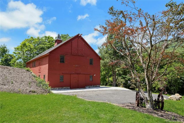 490 Peekskill Hollow Road, Putnam Valley, NY 10579