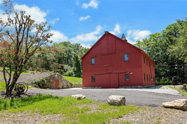 490 Peekskill Hollow Road, Putnam Valley, NY 10579