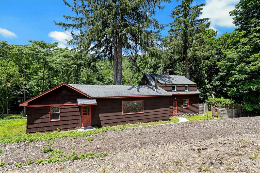 490 Peekskill Hollow Road, Putnam Valley, NY 10579 — photo 4