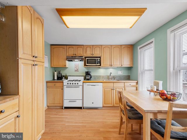627 FORD STREET, Conshohocken, PA 19428