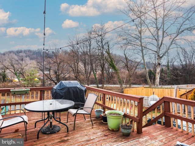 627 FORD STREET, Conshohocken, PA 19428