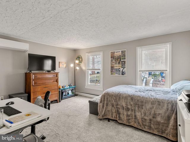 627 FORD STREET, Conshohocken, PA 19428