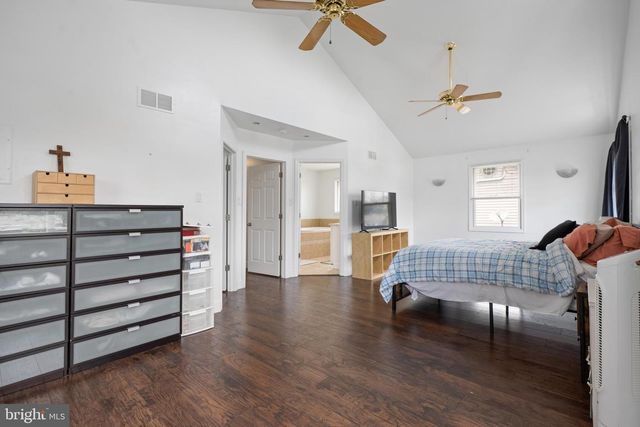 817 N BROAD ST, Woodbury, NJ 08096