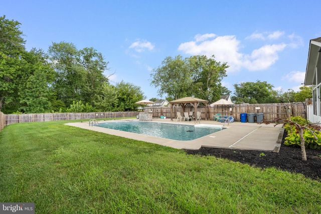 817 N BROAD ST, Woodbury, NJ 08096