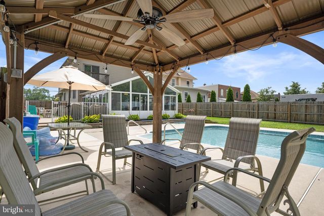 817 N BROAD ST, Woodbury, NJ 08096