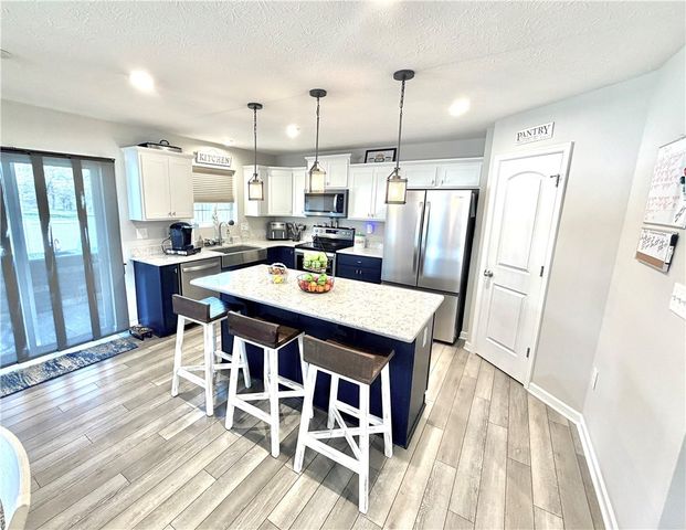 1017 Colonial Dr, Menallen Twp, PA 15401