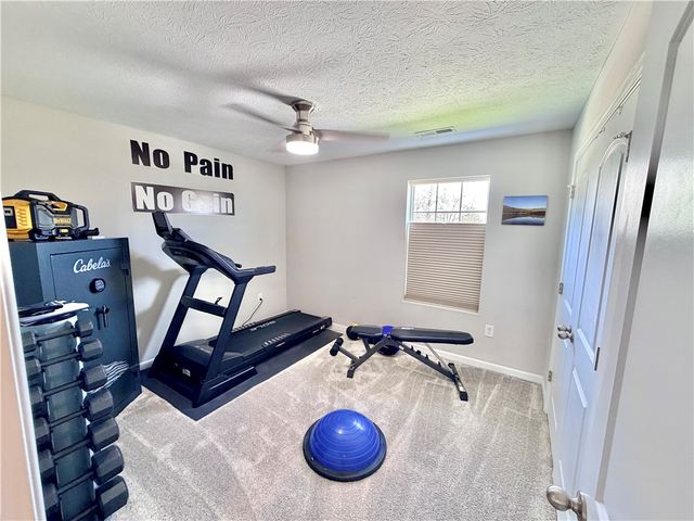 1017 Colonial Dr, Menallen Twp, PA 15401