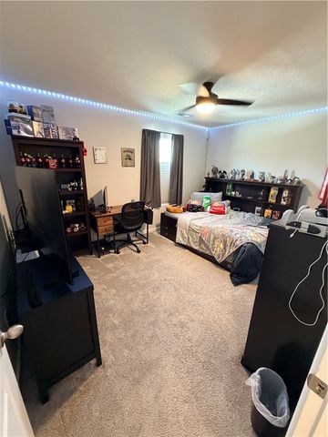 1017 Colonial Dr, Menallen Twp, PA 15401