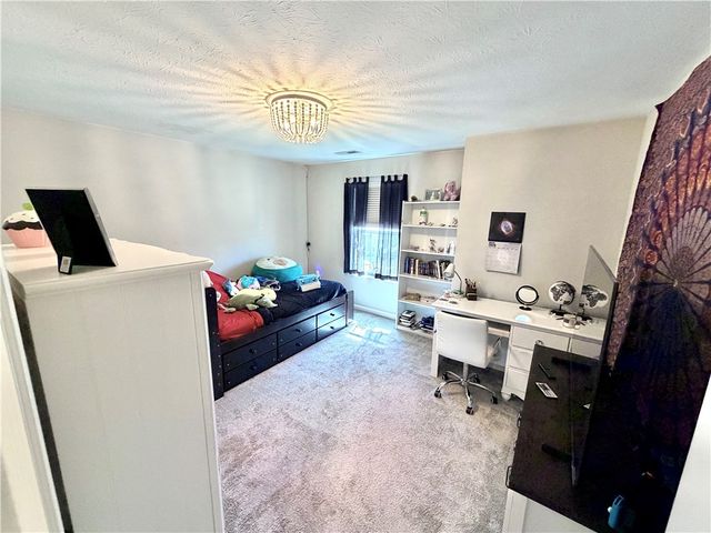 1017 Colonial Dr, Menallen Twp, PA 15401