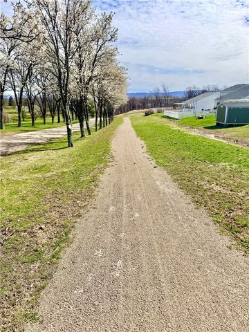 1017 Colonial Dr, Menallen Twp, PA 15401