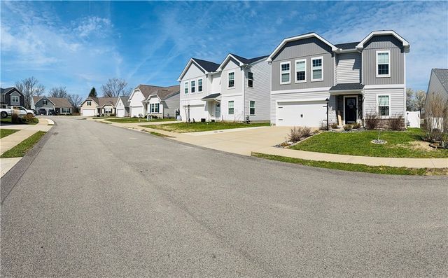 1017 Colonial Dr, Menallen Twp, PA 15401